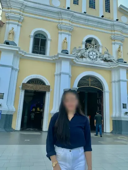 Ayla, 24