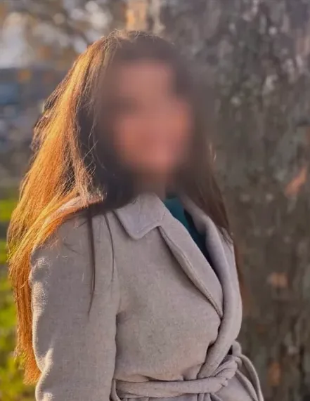 Bouchra, 29