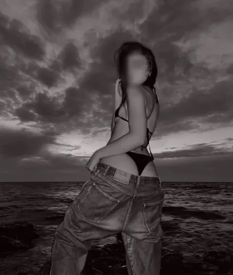 Daphne, 30