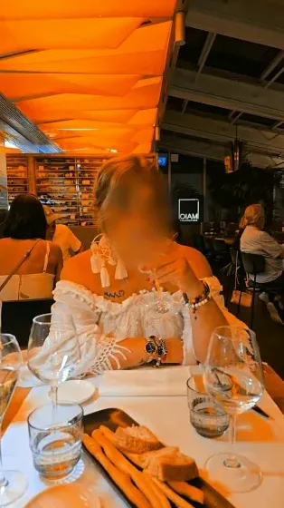 Ellen, 39