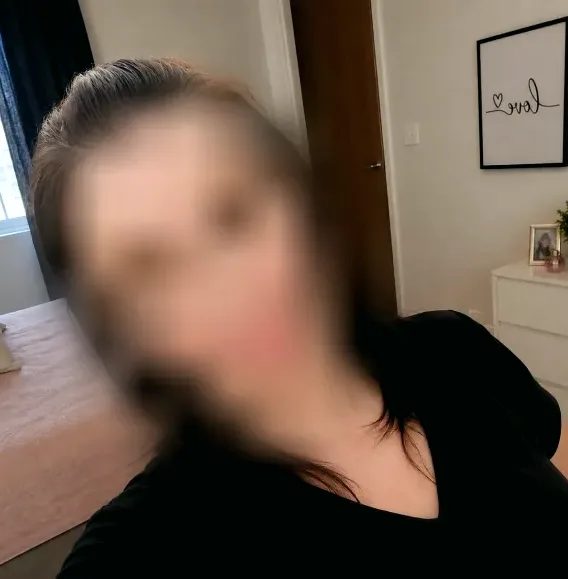 Emma, 37