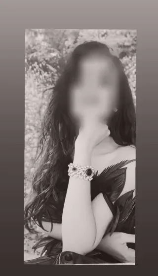 Hajar, 28