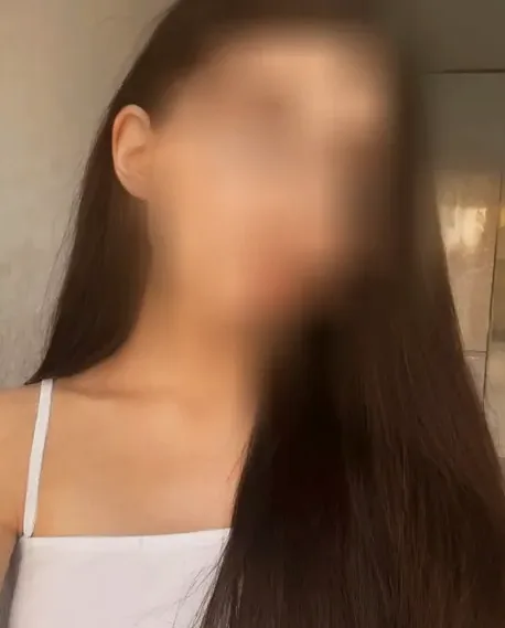 Lotte, 23