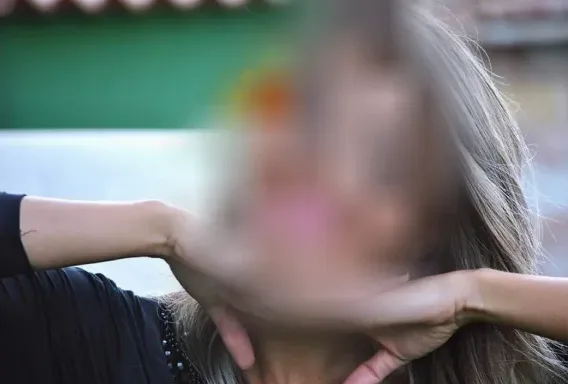 Monique, 36