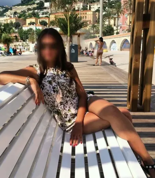 Nour, 32