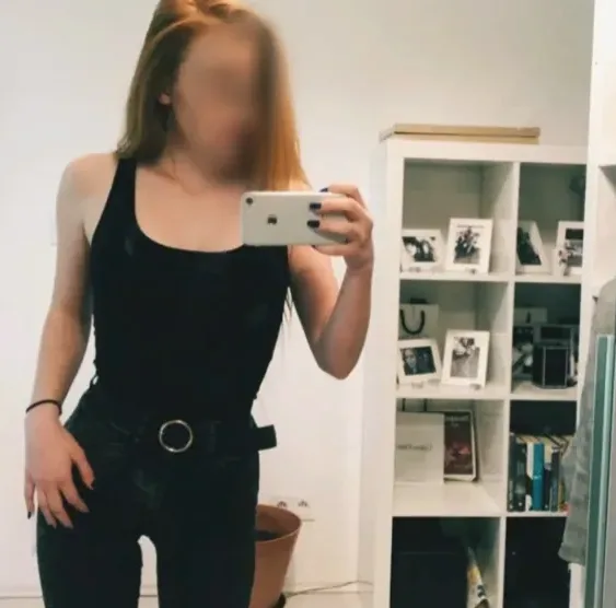 Sara, 36